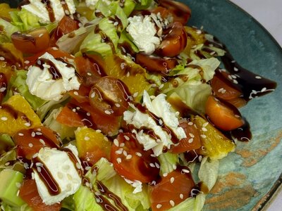 Салат с лососем и апельсином