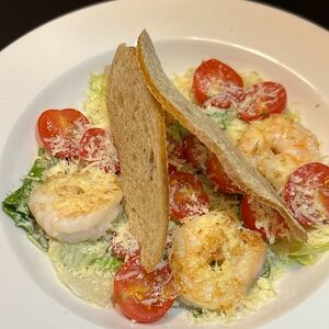 Салат Цезарь с креветкой