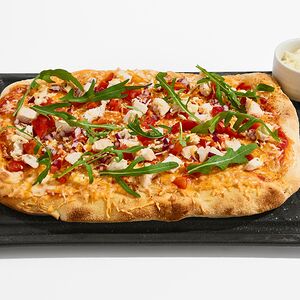 Пицца с курицей и запеченым перцем