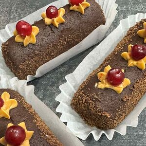Пирожное Картошка с брусникой