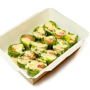 Шпинатный блинчик со слабосоленой форелью