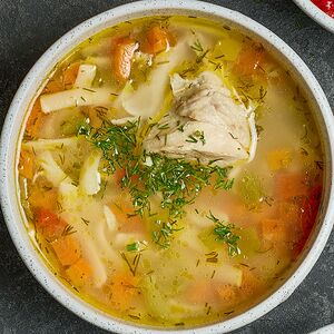 Հավի ապուր լապշայով