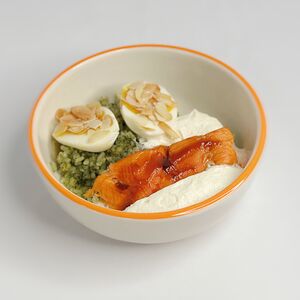 Лосось с песто, рисовой кашей и пеной пармезан 