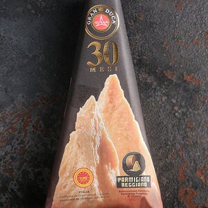 Сыр Пармезан 30 месяцев 300 гр