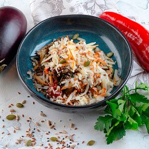 Салат из запеченных овощей с копченым сыром сулугуни