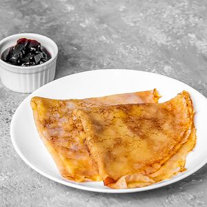 Блинчики с черничным джемом