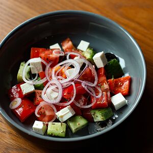 Греческий салат с орегано