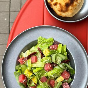 Салат с тунцом