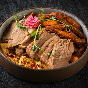 Утиная грудка с апельсиновым дрессингом и бататом