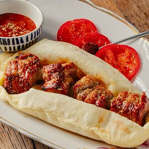 Шашлык из свиной шеи с аджикой 
