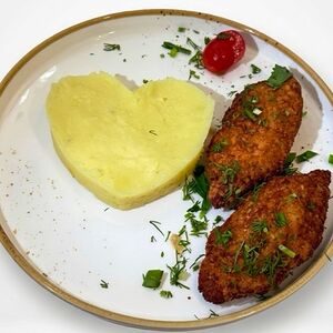 Куринные котлеты с картофельным пюре