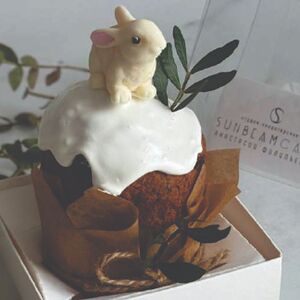 Кулич пасхальный с шоколадным зайчиком