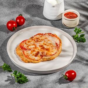 Отбивная с помидором и сыром