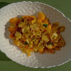 Конкильи с чипсами из артишоков