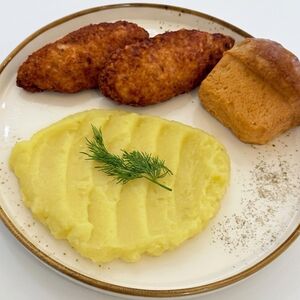 Куринные котлеты с картофельным пюре