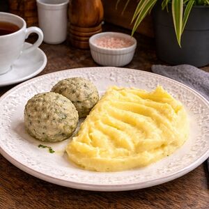 Тефтели паровые с картофельным пюре