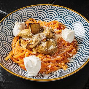 Лагман с баклажаном и творожным сыром