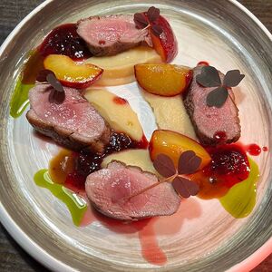 Жареная утиная грудка в кофейной глазури