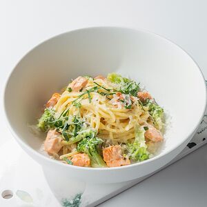 Паста с лососем и брокколи