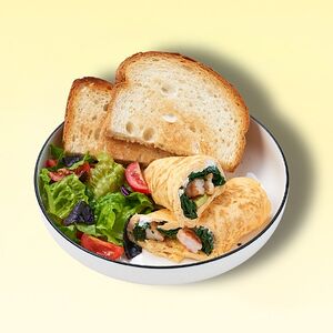 Французский омлет с тигровыми креветками, авокадо, шпинатом и сливочным сыром