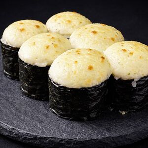 Мини-ролл запечённый с угрем
