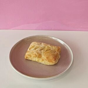 Слойка вишня