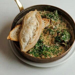 Цыпленок, грибы, сметана