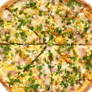 Пицца С зеленым луком и яйцом