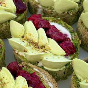 Рулет фисташка - малина