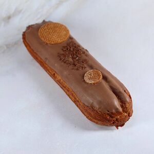 Эклер Кофейно-Ореховый