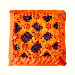 Пирог постный с чёрной смородиной