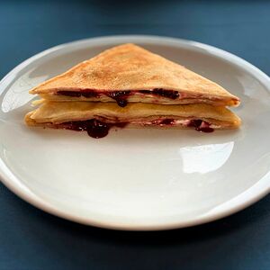 Блинчик Cherry&Cheese