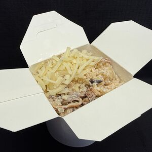 Паста в сливочном с курицей (рис)