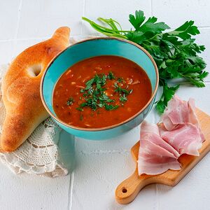 Густой чечевичный суп с беконом