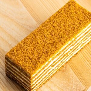 Пирожное Медовик 