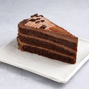 Прага с шоколадным бисквитом и кремом