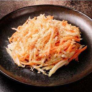 Салат с корнем сельдерея, яблоками и морковью