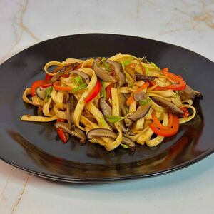 Удон с грибами шиитаке и трюфелем 