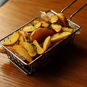 Картофель Айдахо с чесноком и зеленью