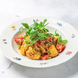 Теплый салат с баклажанами