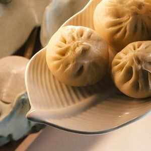 Баоцзы с сочной свининой и зелёным луком