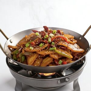 Картофель пикантный в котелке