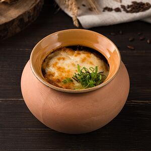 Горшочек с драниками, копчёной курочкой и грибами