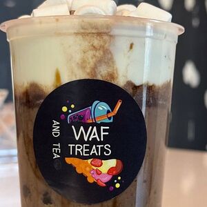 Фирменный какао с тапиокой и сырной пенкой и маршмеллоу.