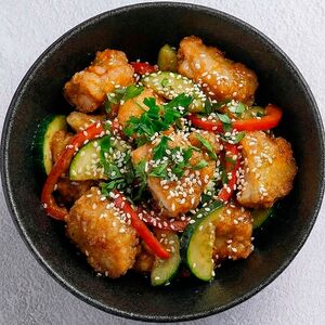 Куриное филе «По-тайски» с цукини и болгарским перцем