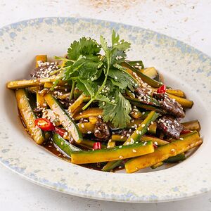 Азиатский салат с телятиной 