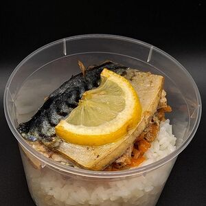Скумбрия с овощами