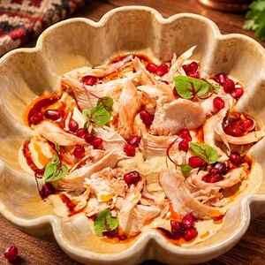 Куриная грудка с муссом сациви и гранатовым соусом