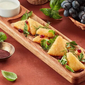 Жареный Сулугуни с соусом Мацони