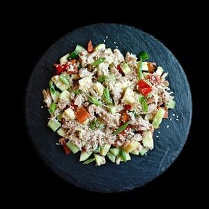 Теплый салат с курицей